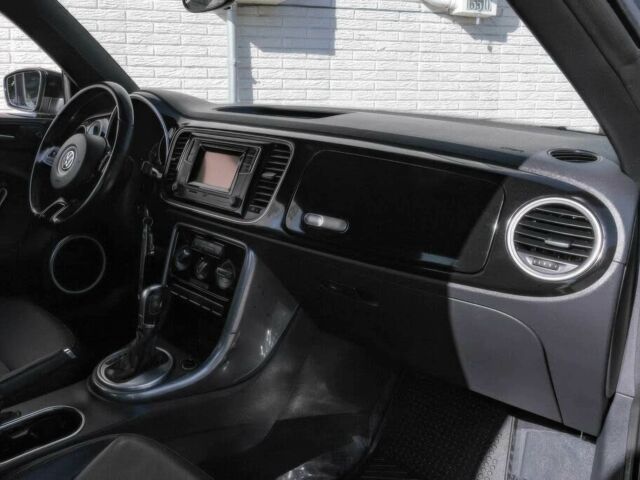 Черный Фольксваген Битл, объемом двигателя 2 л и пробегом 44 тыс. км за 7500 $, фото 10 на Automoto.ua