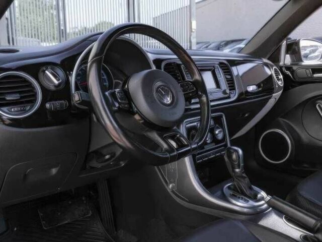 Черный Фольксваген Битл, объемом двигателя 2 л и пробегом 88 тыс. км за 8000 $, фото 9 на Automoto.ua