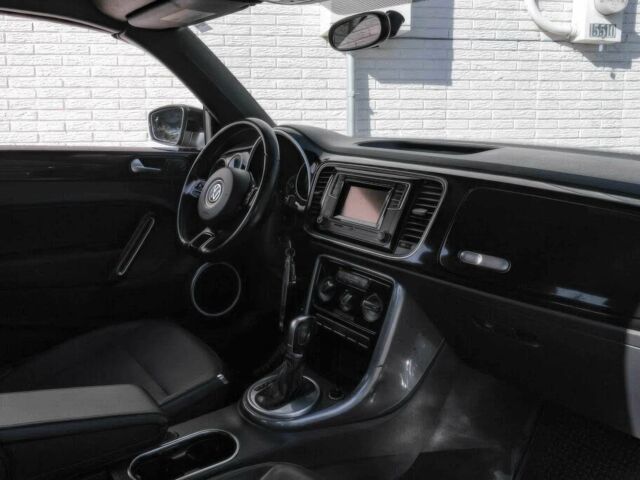 Черный Фольксваген Битл, объемом двигателя 2 л и пробегом 44 тыс. км за 7500 $, фото 8 на Automoto.ua