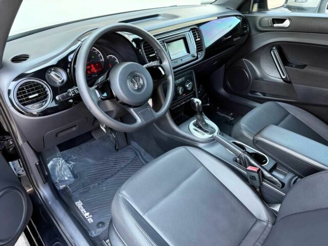 Черный Фольксваген Битл, объемом двигателя 1.8 л и пробегом 70 тыс. км за 5400 $, фото 11 на Automoto.ua