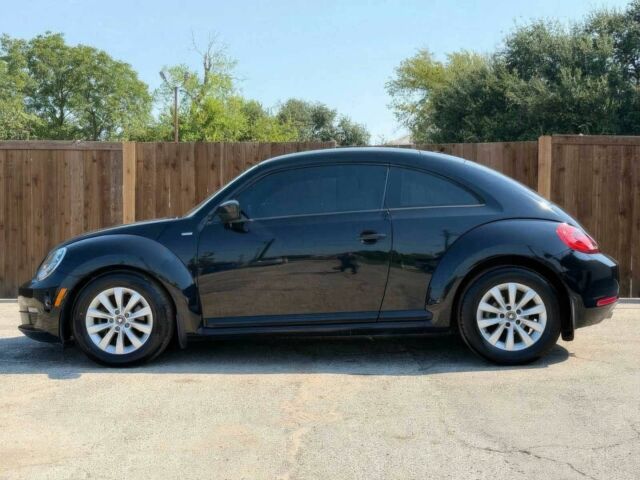 Черный Фольксваген Битл, объемом двигателя 1.8 л и пробегом 70 тыс. км за 5400 $, фото 3 на Automoto.ua