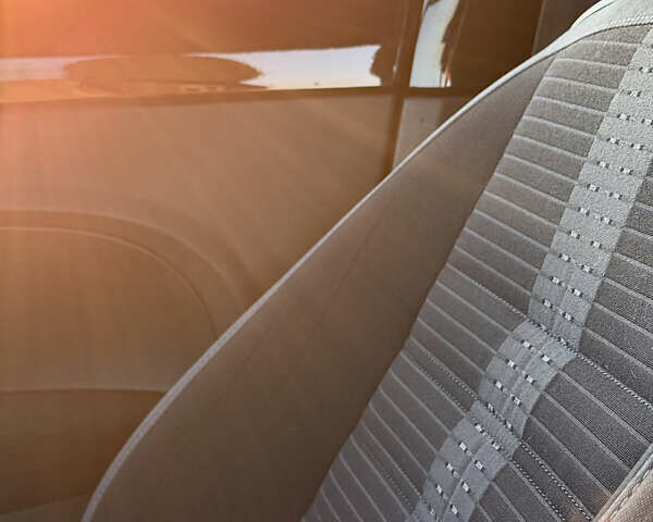 Красный Фольксваген Битл, объемом двигателя 1.98 л и пробегом 169 тыс. км за 11000 $, фото 12 на Automoto.ua