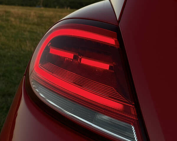 Красный Фольксваген Битл, объемом двигателя 1.98 л и пробегом 169 тыс. км за 11000 $, фото 18 на Automoto.ua