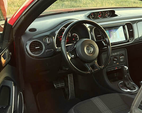 Красный Фольксваген Битл, объемом двигателя 1.98 л и пробегом 169 тыс. км за 11000 $, фото 15 на Automoto.ua