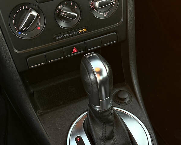 Красный Фольксваген Битл, объемом двигателя 1.98 л и пробегом 169 тыс. км за 11000 $, фото 13 на Automoto.ua