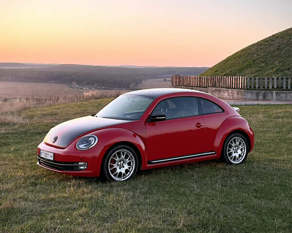 Красный Фольксваген Битл, объемом двигателя 1.98 л и пробегом 169 тыс. км за 11000 $, фото 16 на Automoto.ua