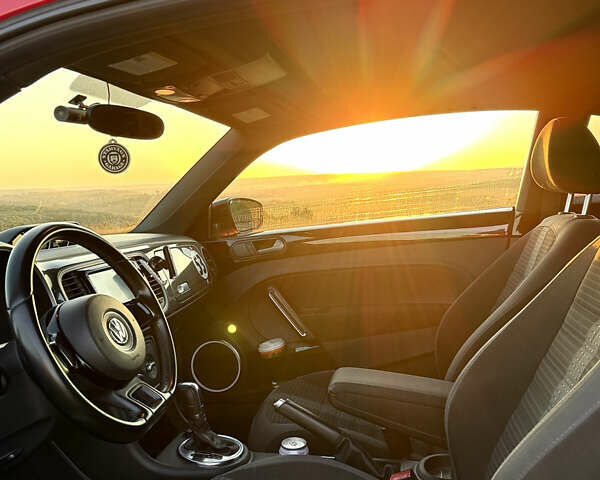 Красный Фольксваген Битл, объемом двигателя 1.98 л и пробегом 169 тыс. км за 11000 $, фото 7 на Automoto.ua