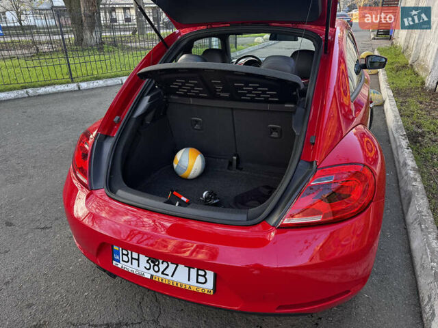 Красный Фольксваген Битл, объемом двигателя 1.8 л и пробегом 142 тыс. км за 13400 $, фото 10 на Automoto.ua