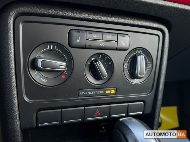 Красный Фольксваген Битл, объемом двигателя 1.8 л и пробегом 133 тыс. км за 11500 $, фото 18 на Automoto.ua