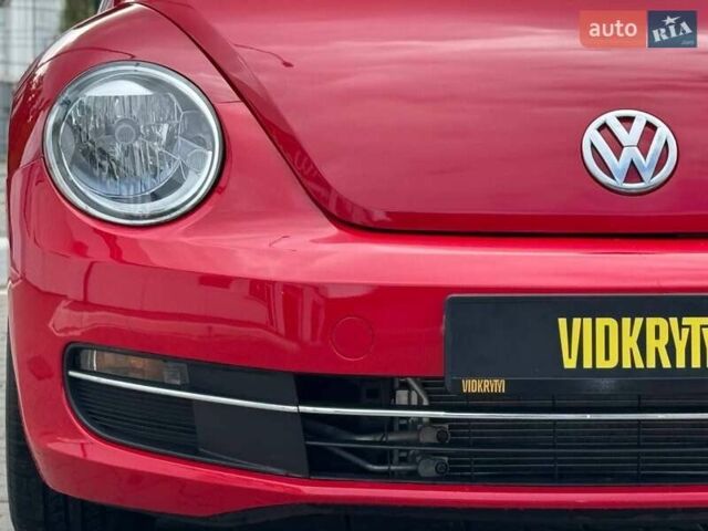 Фольксваген Бітл 2016 у Києві на Automoto.ua Червоний Фольксваген Бітл, об'ємом двигуна 1.8 л та пробігом 126 тис. км за 11900 $, фото 7 на Automoto.ua