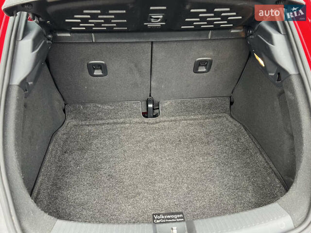 Червоний Фольксваген Бітл, об'ємом двигуна 1.8 л та пробігом 126 тис. км за 11900 $, фото 21 на Automoto.ua