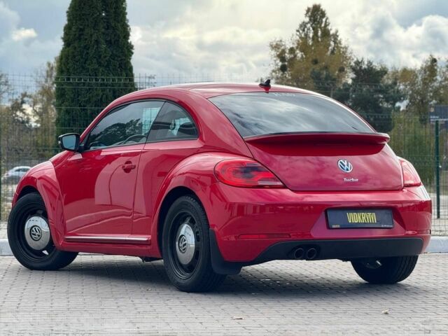 Фольксваген Бітл 2016 у Києві на Automoto.ua Червоний Фольксваген Бітл, об'ємом двигуна 1.8 л та пробігом 126 тис. км за 11900 $, фото 4 на Automoto.ua