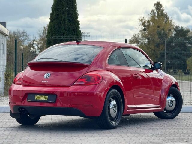 Фольксваген Бітл 2016 у Києві на Automoto.ua Червоний Фольксваген Бітл, об'ємом двигуна 1.8 л та пробігом 126 тис. км за 11900 $, фото 6 на Automoto.ua