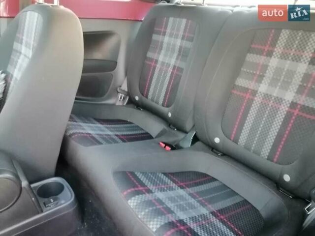 Красный Фольксваген Битл, объемом двигателя 1.8 л и пробегом 130 тыс. км за 12900 $, фото 72 на Automoto.ua