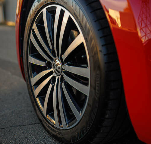 Красный Фольксваген Битл, объемом двигателя 1.98 л и пробегом 74 тыс. км за 13200 $, фото 8 на Automoto.ua