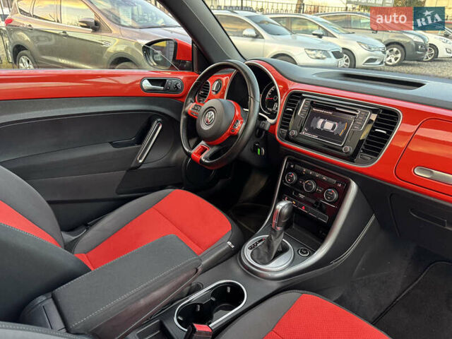 Червоний Фольксваген Бітл, об'ємом двигуна 2 л та пробігом 180 тис. км за 16999 $, фото 4 на Automoto.ua