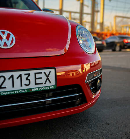 Красный Фольксваген Битл, объемом двигателя 1.98 л и пробегом 74 тыс. км за 13200 $, фото 6 на Automoto.ua