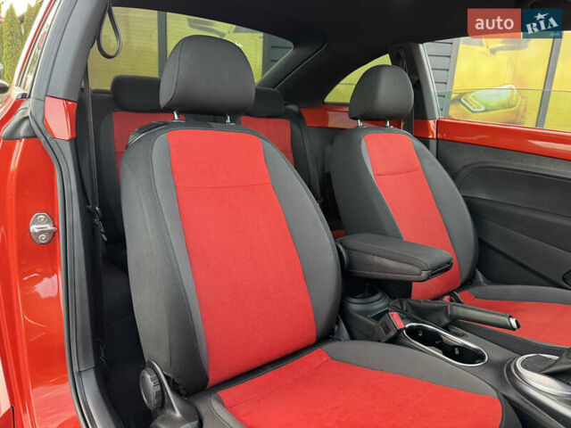 Червоний Фольксваген Бітл, об'ємом двигуна 2 л та пробігом 180 тис. км за 16999 $, фото 34 на Automoto.ua