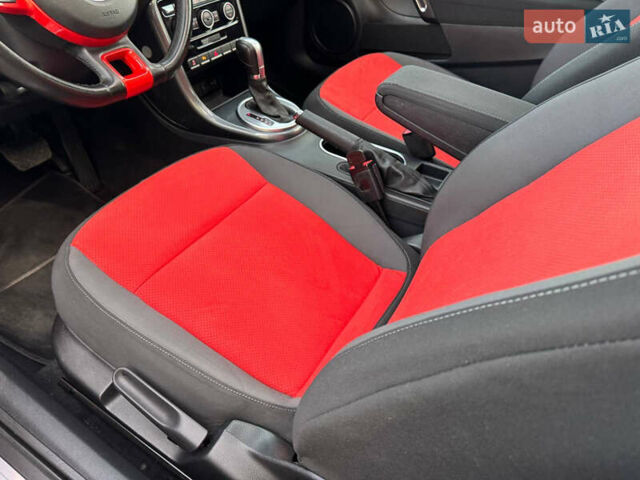 Червоний Фольксваген Бітл, об'ємом двигуна 2 л та пробігом 180 тис. км за 15999 $, фото 46 на Automoto.ua