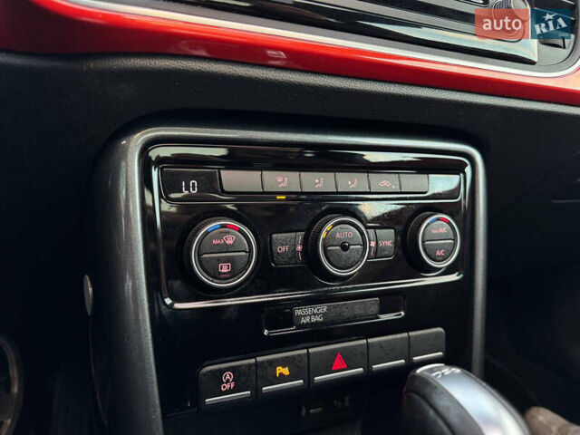 Червоний Фольксваген Бітл, об'ємом двигуна 2 л та пробігом 180 тис. км за 15999 $, фото 57 на Automoto.ua