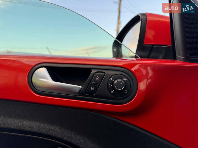 Червоний Фольксваген Бітл, об'ємом двигуна 2 л та пробігом 180 тис. км за 15999 $, фото 49 на Automoto.ua