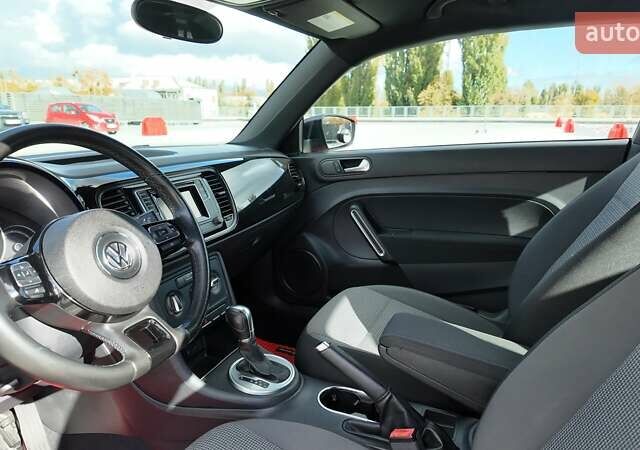 Красный Фольксваген Битл, объемом двигателя 1.98 л и пробегом 109 тыс. км за 12990 $, фото 13 на Automoto.ua
