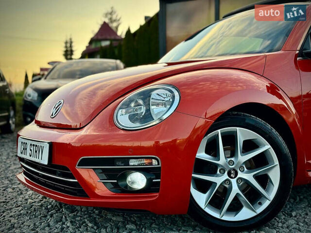 Червоний Фольксваген Бітл, об'ємом двигуна 2 л та пробігом 180 тис. км за 15999 $, фото 9 на Automoto.ua