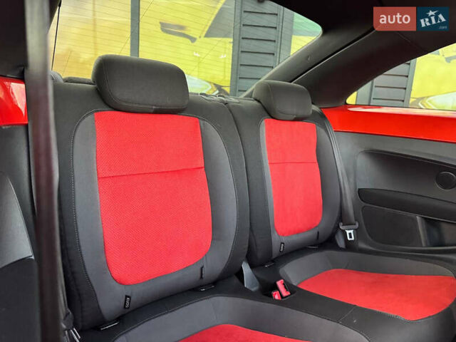 Червоний Фольксваген Бітл, об'ємом двигуна 2 л та пробігом 180 тис. км за 15999 $, фото 40 на Automoto.ua