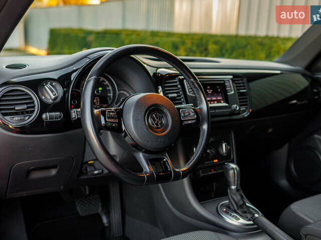 Красный Фольксваген Битл, объемом двигателя 1.98 л и пробегом 74 тыс. км за 13200 $, фото 20 на Automoto.ua