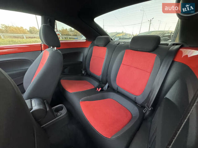 Червоний Фольксваген Бітл, об'ємом двигуна 2 л та пробігом 180 тис. км за 16999 $, фото 49 на Automoto.ua