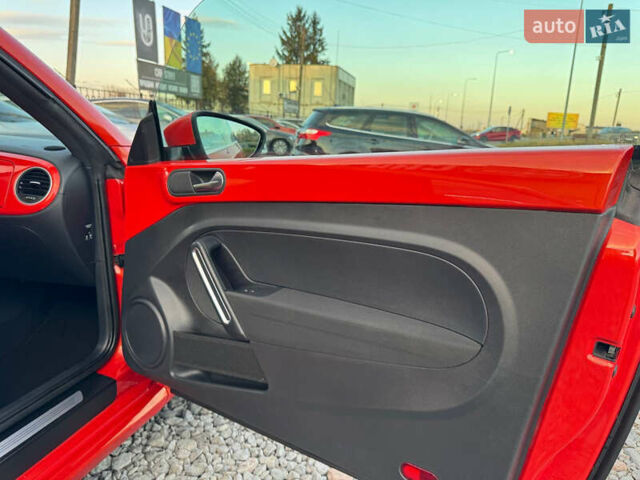 Червоний Фольксваген Бітл, об'ємом двигуна 2 л та пробігом 180 тис. км за 15999 $, фото 38 на Automoto.ua