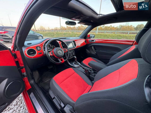 Червоний Фольксваген Бітл, об'ємом двигуна 2 л та пробігом 180 тис. км за 15999 $, фото 44 на Automoto.ua