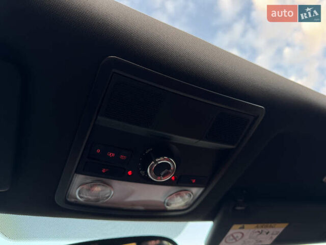 Червоний Фольксваген Бітл, об'ємом двигуна 2 л та пробігом 180 тис. км за 16999 $, фото 61 на Automoto.ua