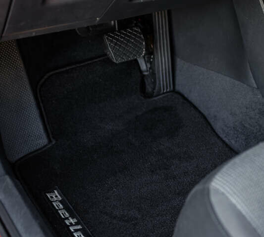 Красный Фольксваген Битл, объемом двигателя 1.98 л и пробегом 74 тыс. км за 13200 $, фото 23 на Automoto.ua