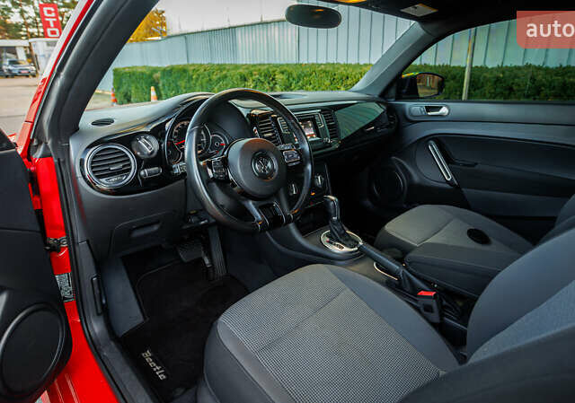 Красный Фольксваген Битл, объемом двигателя 1.98 л и пробегом 74 тыс. км за 13200 $, фото 40 на Automoto.ua