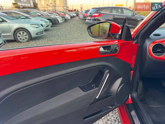 Червоний Фольксваген Бітл, об'ємом двигуна 2 л та пробігом 180 тис. км за 15999 $, фото 47 на Automoto.ua