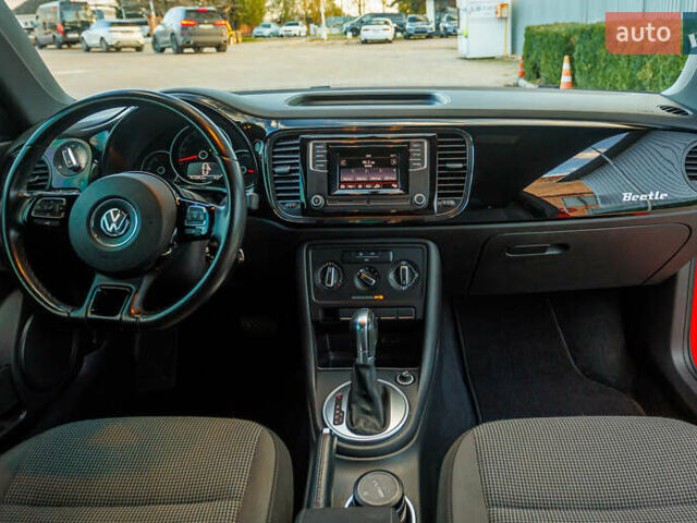 Красный Фольксваген Битл, объемом двигателя 1.98 л и пробегом 74 тыс. км за 13200 $, фото 39 на Automoto.ua
