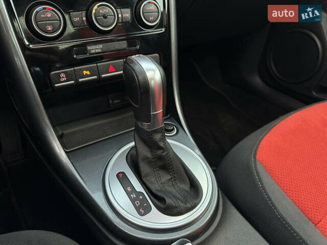 Червоний Фольксваген Бітл, об'ємом двигуна 2 л та пробігом 180 тис. км за 16999 $, фото 59 на Automoto.ua