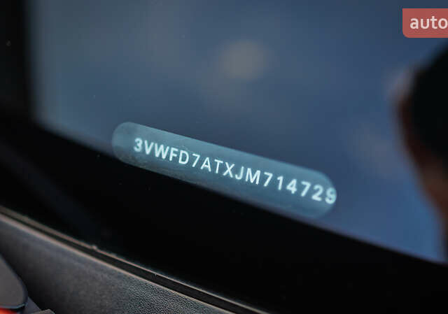 Красный Фольксваген Битл, объемом двигателя 1.98 л и пробегом 74 тыс. км за 13200 $, фото 13 на Automoto.ua