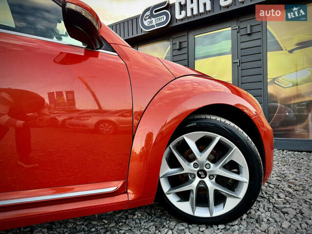 Червоний Фольксваген Бітл, об'ємом двигуна 2 л та пробігом 180 тис. км за 16999 $, фото 26 на Automoto.ua