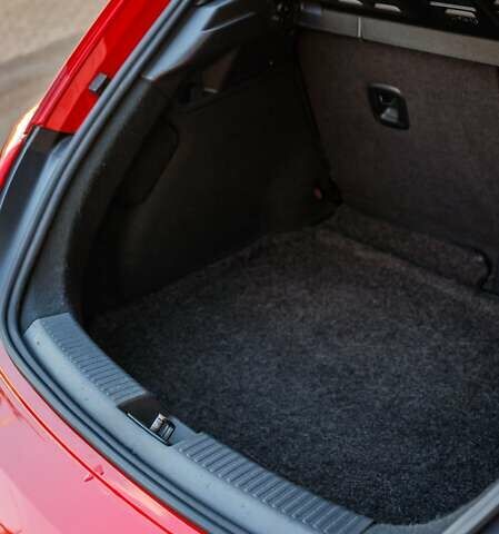 Красный Фольксваген Битл, объемом двигателя 1.98 л и пробегом 74 тыс. км за 13200 $, фото 10 на Automoto.ua