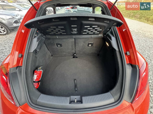 Червоний Фольксваген Бітл, об'ємом двигуна 2 л та пробігом 180 тис. км за 16999 $, фото 42 на Automoto.ua