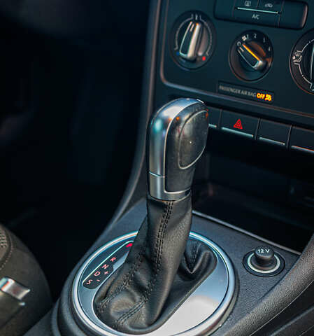 Красный Фольксваген Битл, объемом двигателя 1.98 л и пробегом 74 тыс. км за 13200 $, фото 34 на Automoto.ua