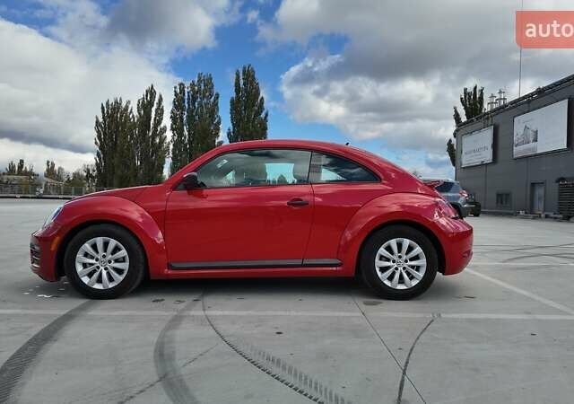 Красный Фольксваген Битл, объемом двигателя 1.98 л и пробегом 109 тыс. км за 12990 $, фото 2 на Automoto.ua