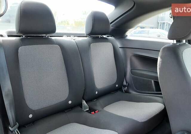 Красный Фольксваген Битл, объемом двигателя 1.98 л и пробегом 109 тыс. км за 12990 $, фото 8 на Automoto.ua