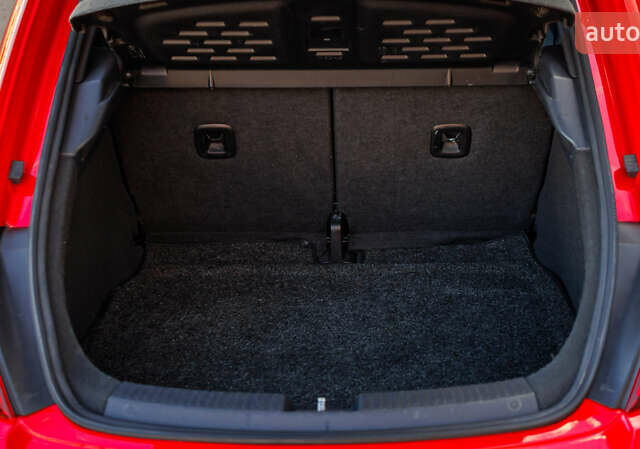 Красный Фольксваген Битл, объемом двигателя 1.98 л и пробегом 74 тыс. км за 13200 $, фото 25 на Automoto.ua