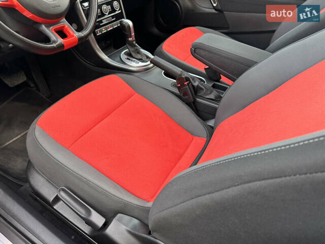 Червоний Фольксваген Бітл, об'ємом двигуна 2 л та пробігом 180 тис. км за 16999 $, фото 47 на Automoto.ua