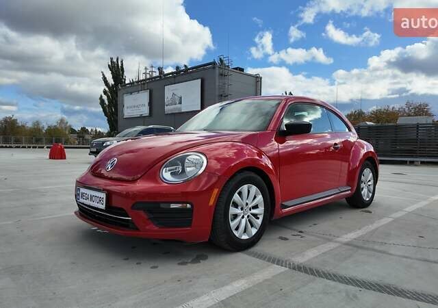 Красный Фольксваген Битл, объемом двигателя 1.98 л и пробегом 109 тыс. км за 12990 $, фото 1 на Automoto.ua
