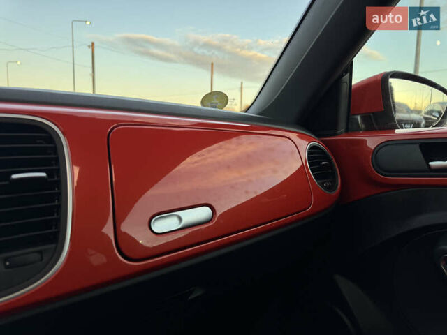 Червоний Фольксваген Бітл, об'ємом двигуна 2 л та пробігом 180 тис. км за 16999 $, фото 60 на Automoto.ua