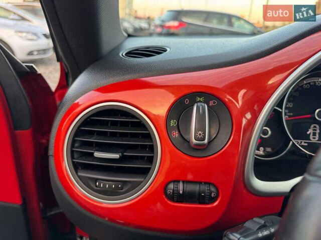 Червоний Фольксваген Бітл, об'ємом двигуна 2 л та пробігом 180 тис. км за 15999 $, фото 50 на Automoto.ua